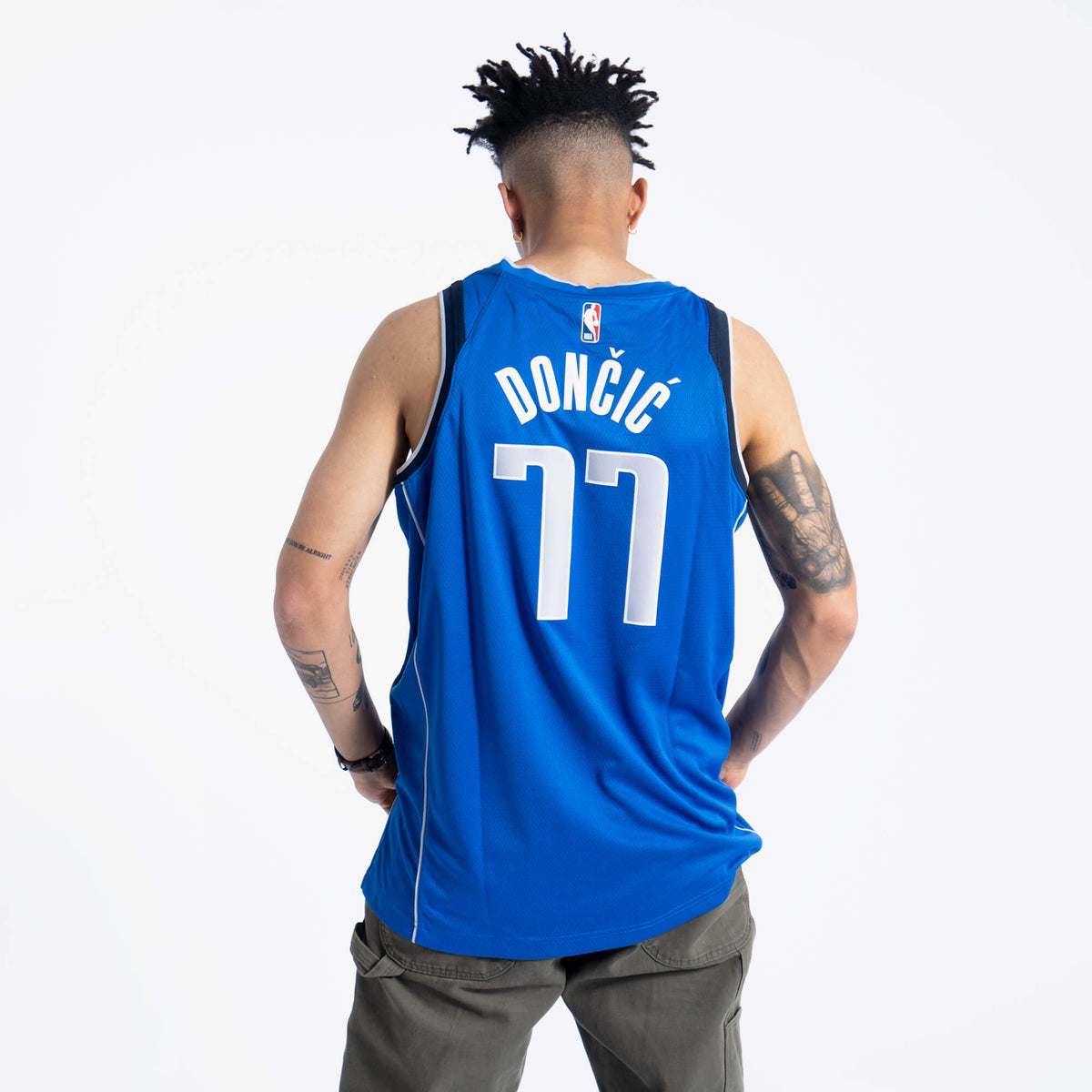 Luka Dončić Dallas Mavericks 2023 Icon Edition Youth NBA Swingman Jers –  Basketball Jersey World
