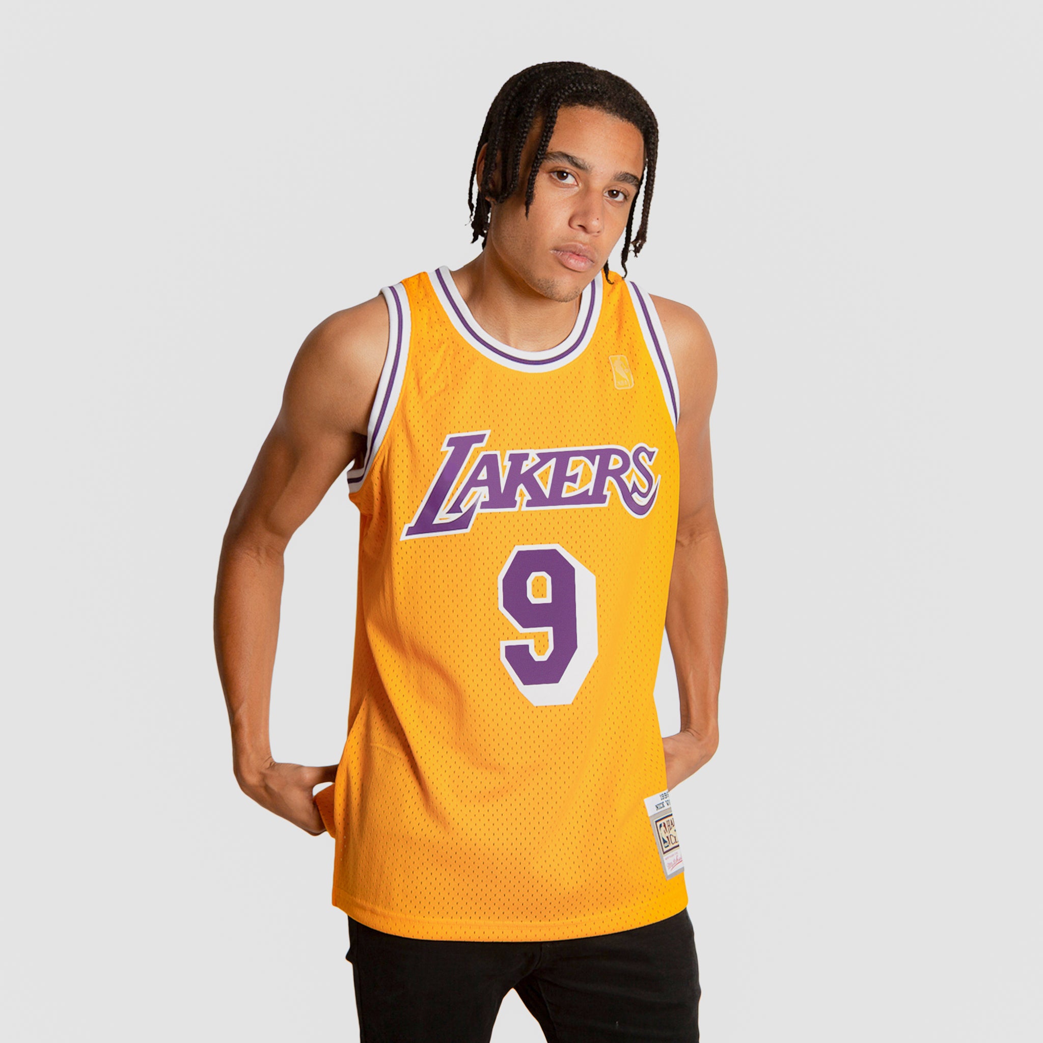 los angeles lakers throwback jersey