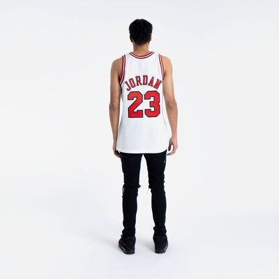 MITCHELL AND NESS Authentic Jersey Chicago Bulls 1995-96 Michael Jordan  AJY4LG19002-CBUBLCK95MJO - Shiekh