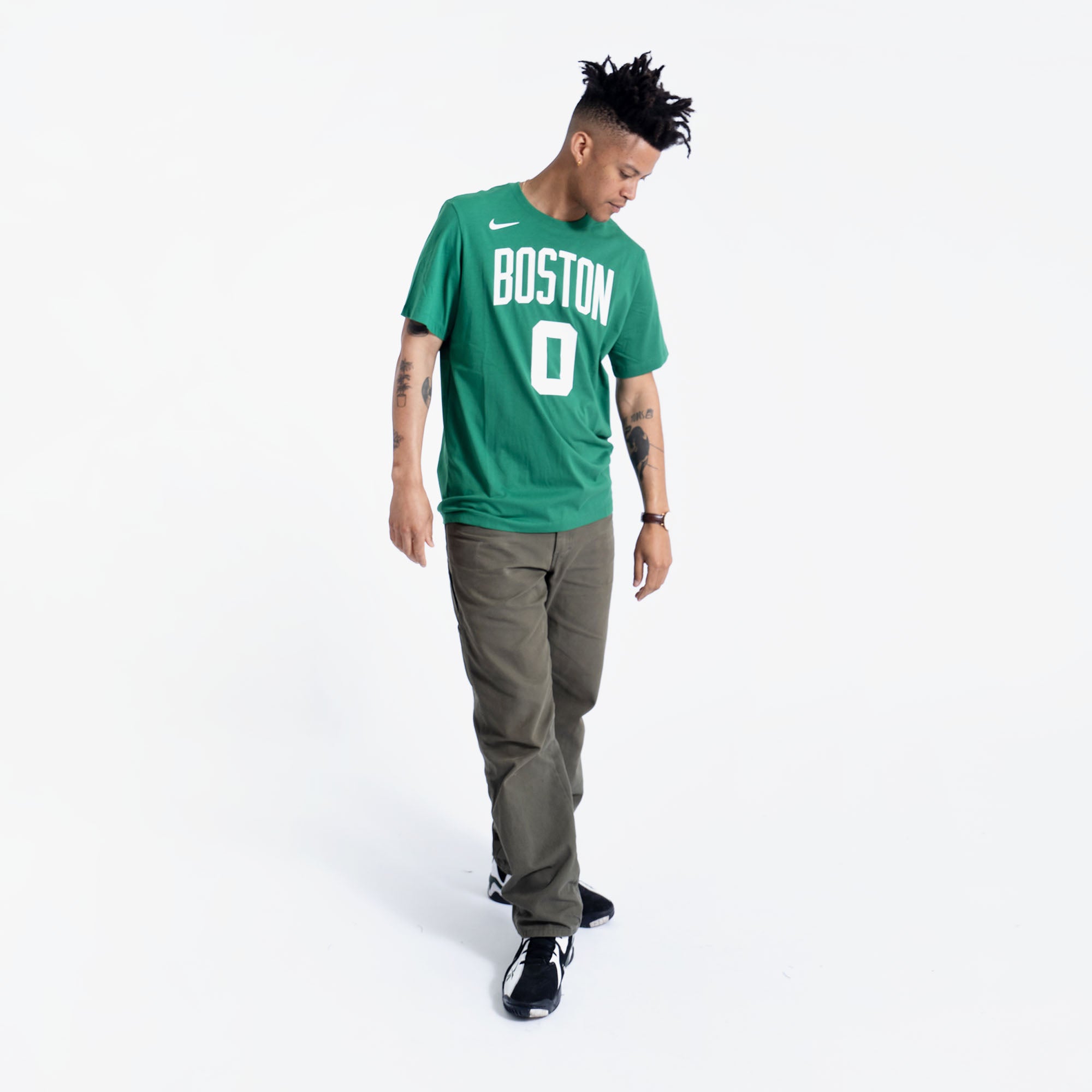 Jayson Tatum Boston Celtics Name & Number Icon Edition NBA T-Shirt –  Basketball Jersey World