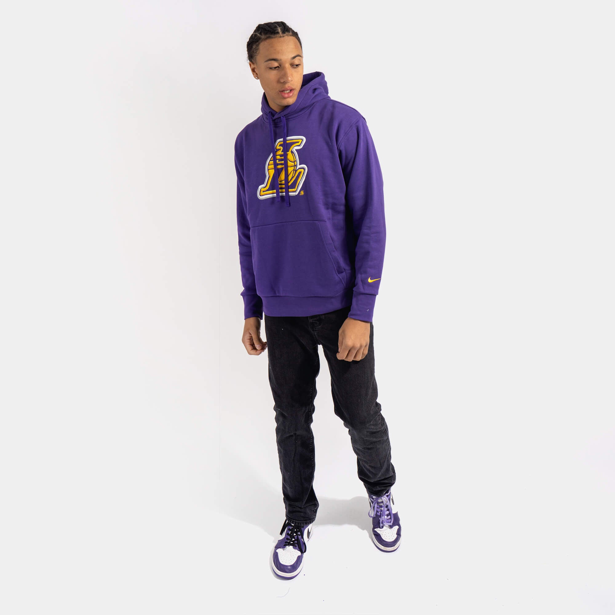 Los Angeles Lakers Courtside Men's Nike NBA T-Shirt - Black - 50% Organic Cotton